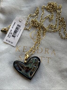 New Kendra Scott Poppy Sm/Long gold new in dust bag